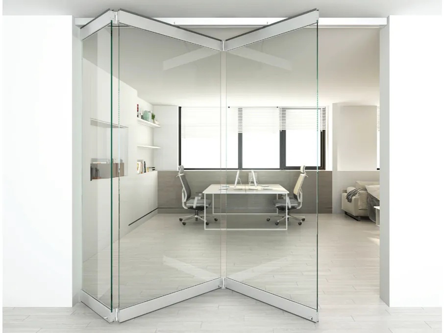 Folding Central in un ufficio, con le ante piegate al centro