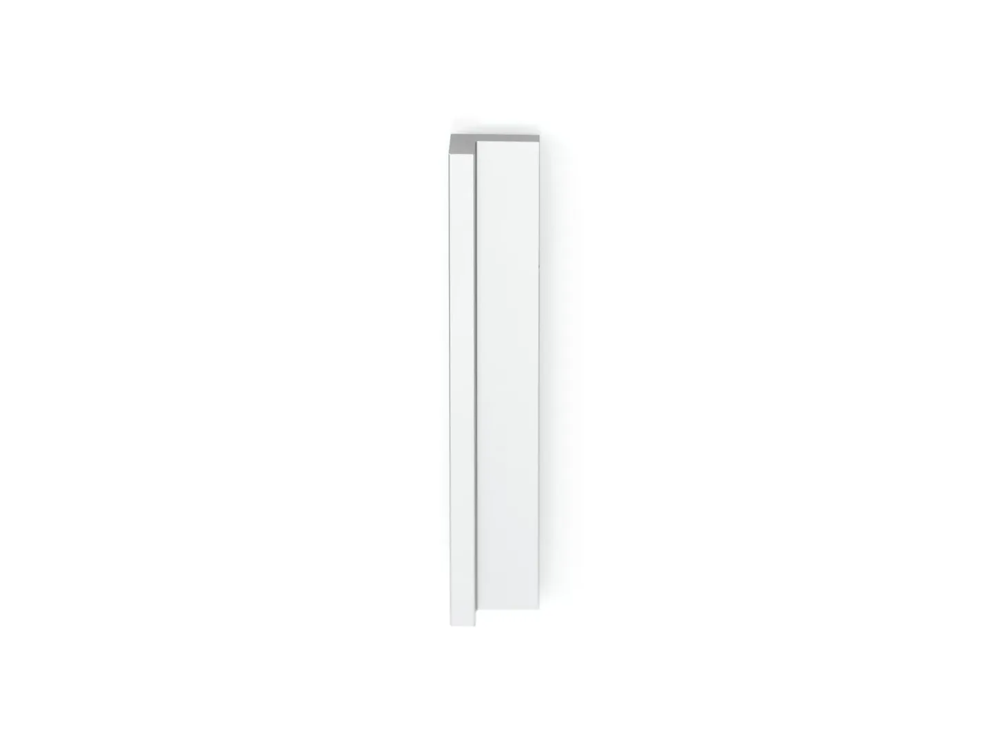 Slim recessed handle for glass panel